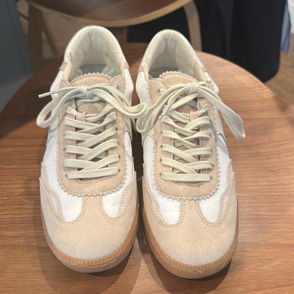 Dolce Vita Women’s Notice Low Top Sneaker size 11